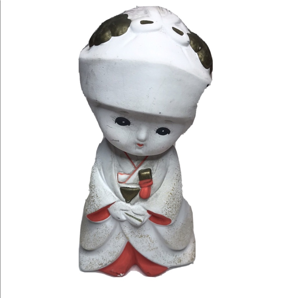 Asian Japanese Figurine In a Kimono Vintage 6x3